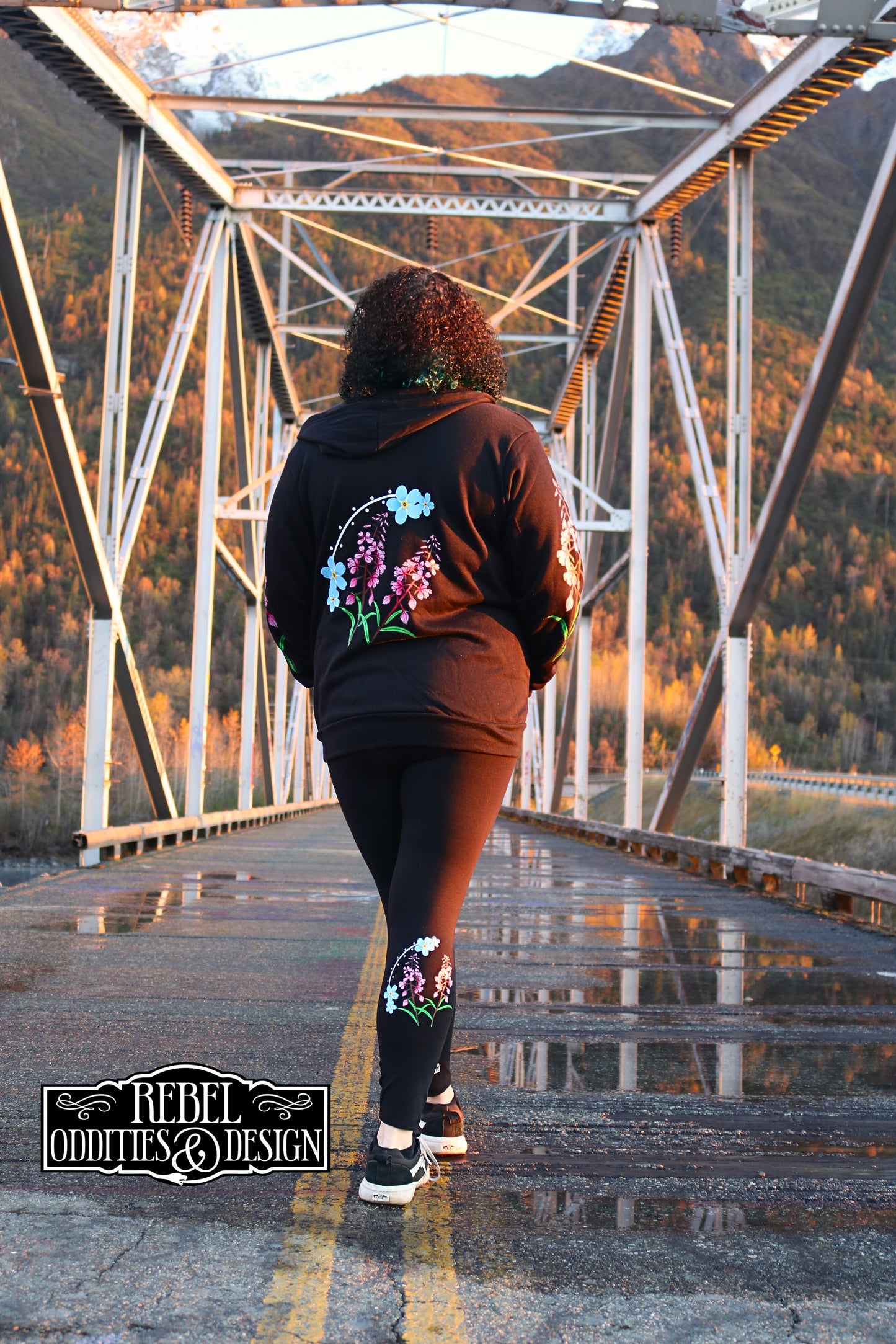PRE-ORDER: Alaskan Wildflowers Leggings